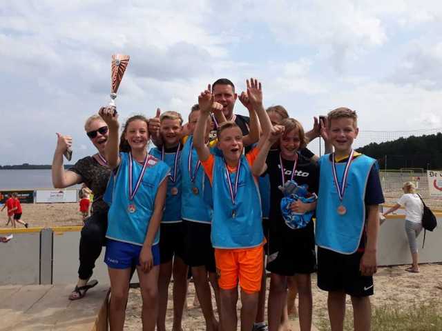 3e plaats groep 8 bij Beachsoccer